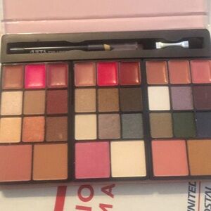 Ulta beauty house of hues 34 pc blush, eyeshadow